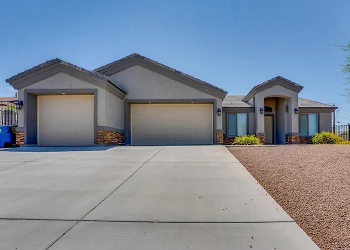 Holiday home Beautiful Bullhead W/ Yard!