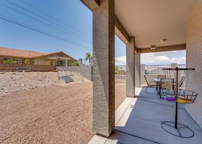 Beautiful Bullhead W/ Yard! Holiday home
