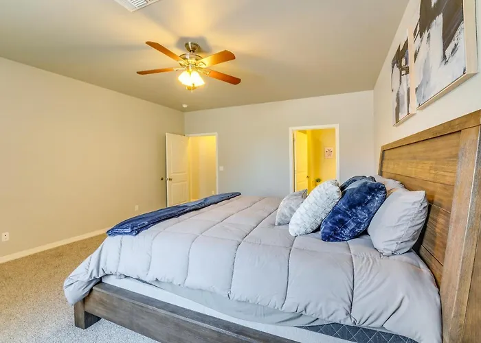 Beautiful Bullhead W/ Yard! Bullhead City