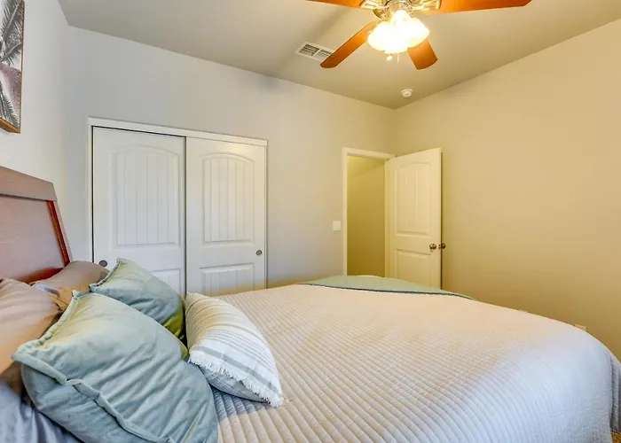 Holiday home Beautiful Bullhead W/ Yard! *