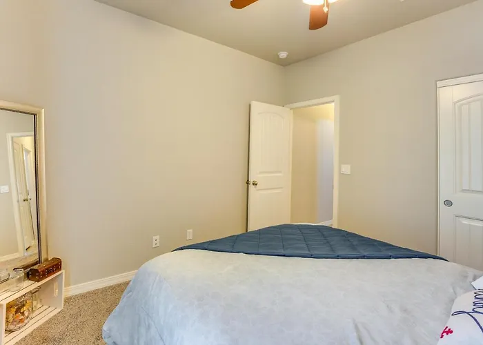 Beautiful Bullhead W/ Yard! Bullhead City