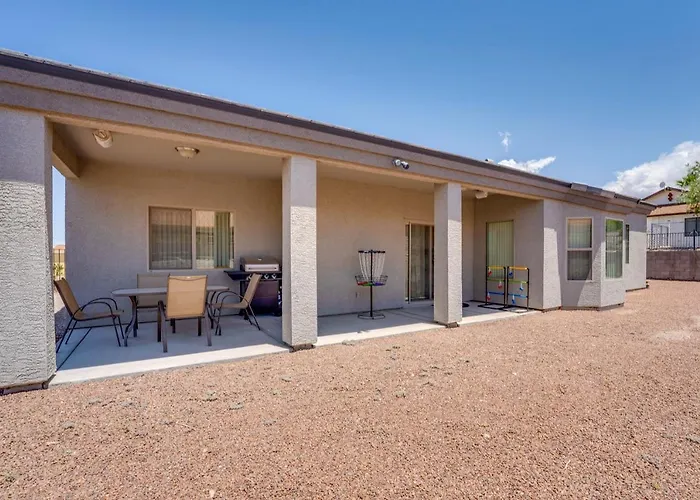 Beautiful Bullhead W/ Yard! Holiday home *